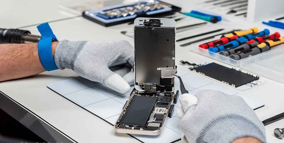 free-cell-phone-repair-2-990x500